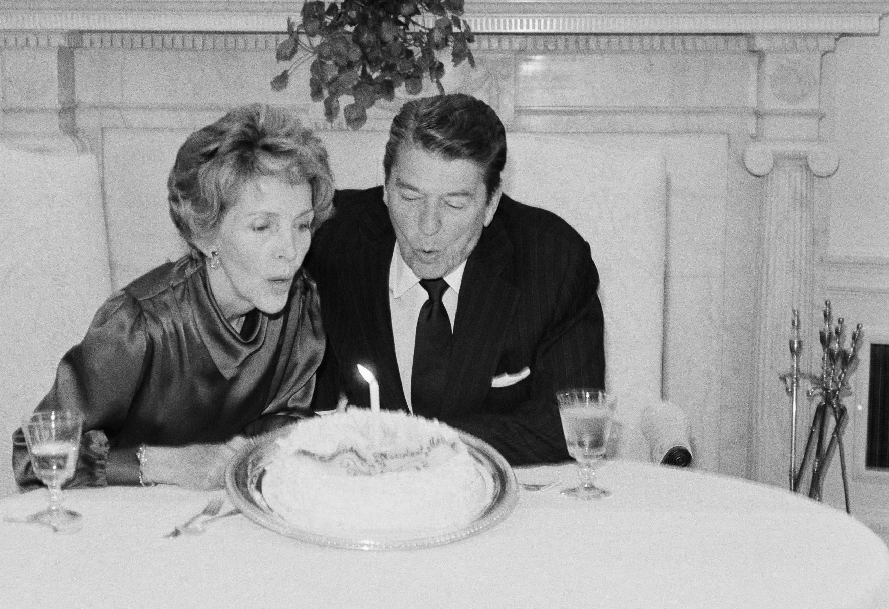 1952: Ronald Reagan and Nancy Davis